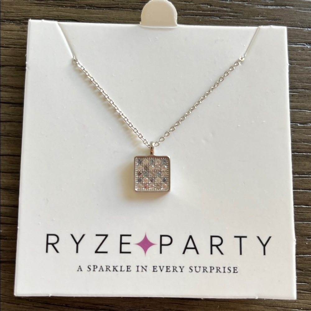 Multicolor Necklace RYZE